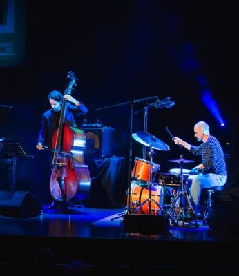 Músicos tocando durante el festival de jazz en Menorca
