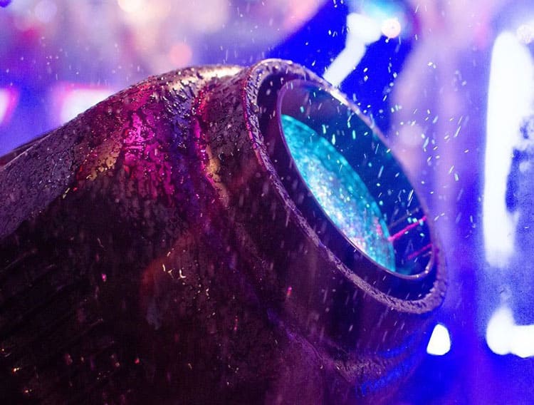 Detalle del elation razor en concierto. Alquiler de equipos de iluminación Elation Rayzor en Menorca