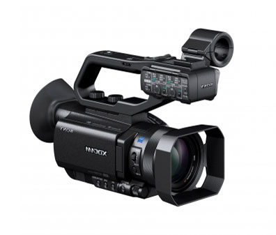 Detalle de una de nuestras cámaras que puedes alquilar en menorca. La SONY PXW-X70 / 4K