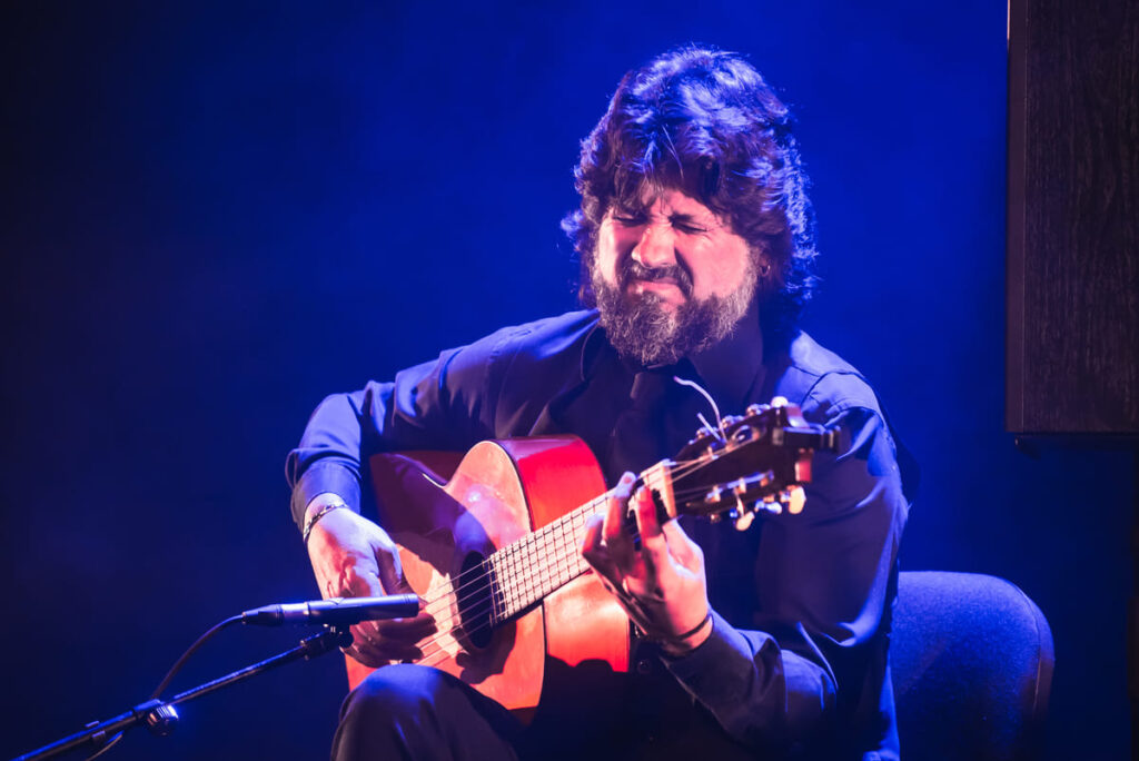 Chicuelo a la guitarra durante su concierto en Menorca Chicuelo a la guitarra durante su concierto en Menorca