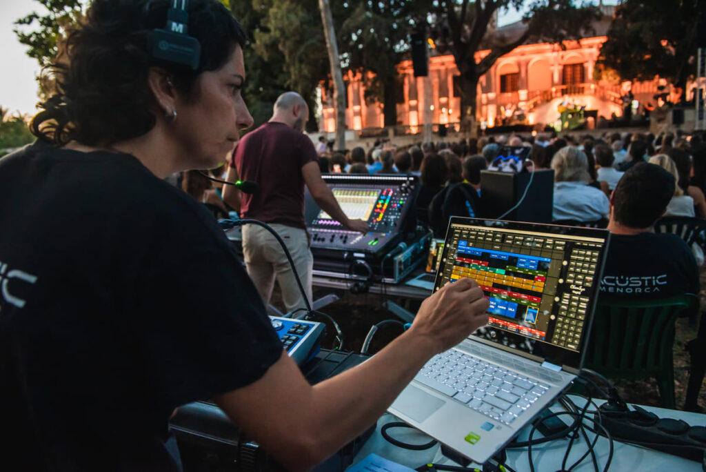 Equipos audiovisuales durante el Concierto Rufus Wainwright en Menorca 2023