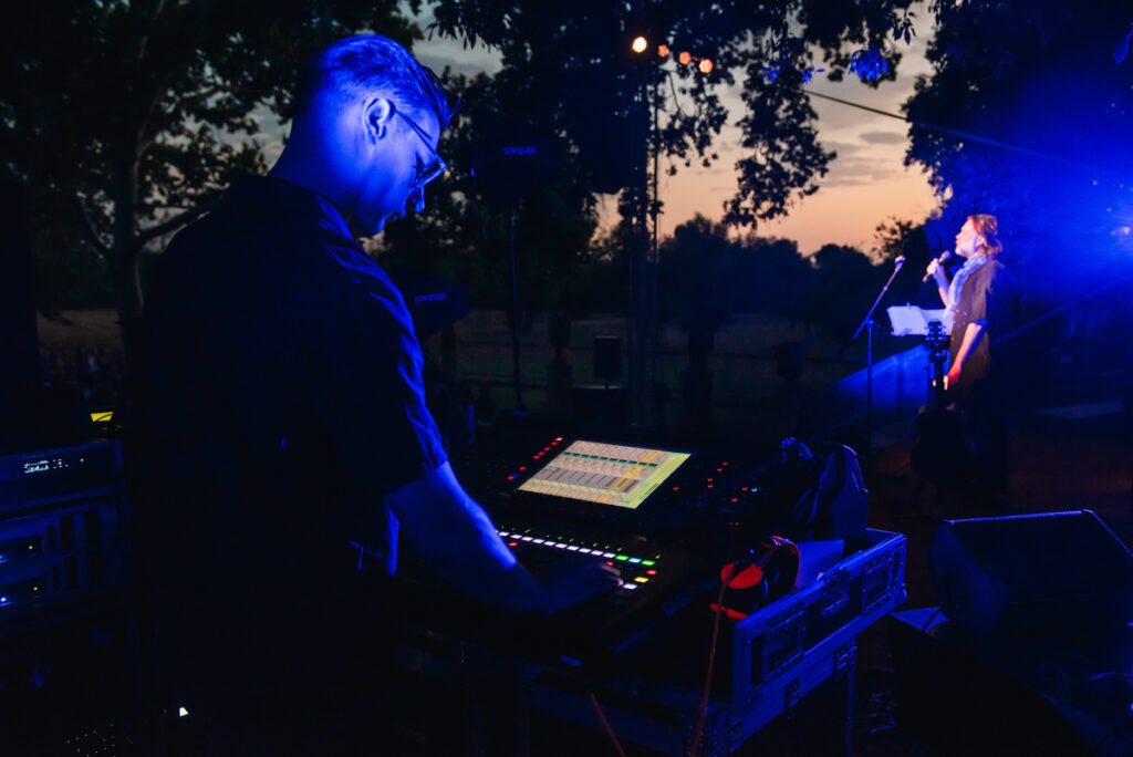 Equipos audiovisuales durante el Concierto Rufus Wainwright en Menorca 2023