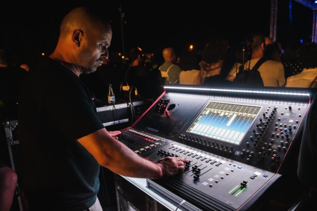 La Digico en directo durante el concierto de sopa de cabra en Menorca