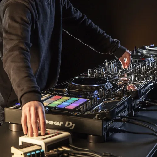 Pioner DJM-V10-creatividad Pioner-DJM-V10 efectos para expresar tu creatividad